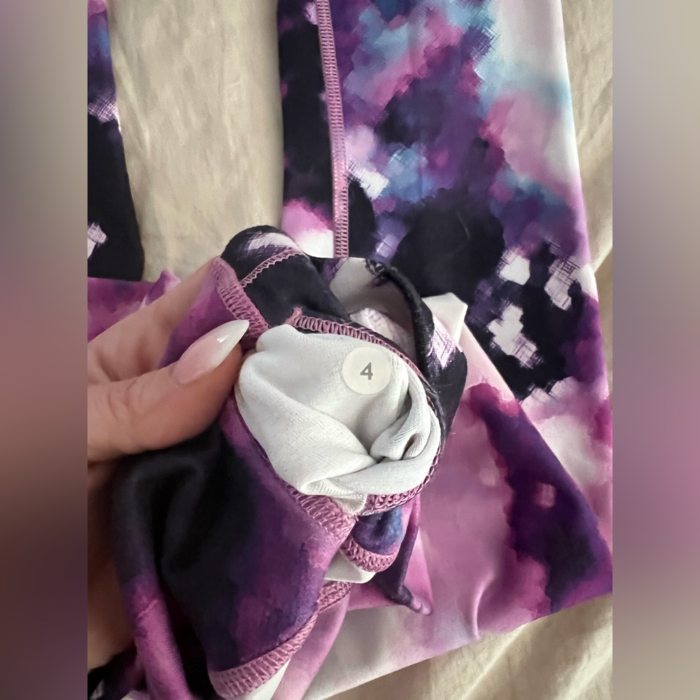 Lululemon High Times Blooming Pixie Leggings Size 4 - Picture 3 of 3